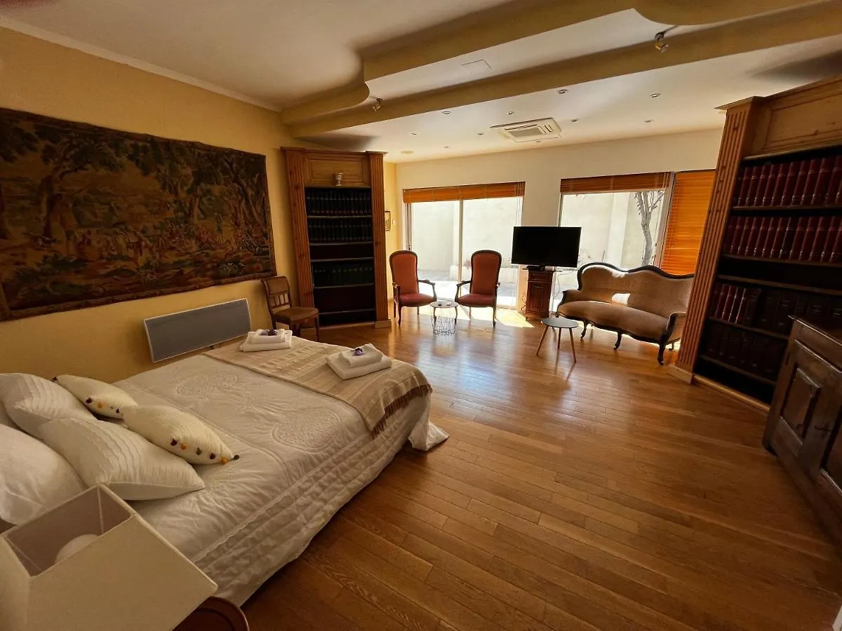 Au Coeur Des Lices *** Centre Historique Avignon Apartment 0*,